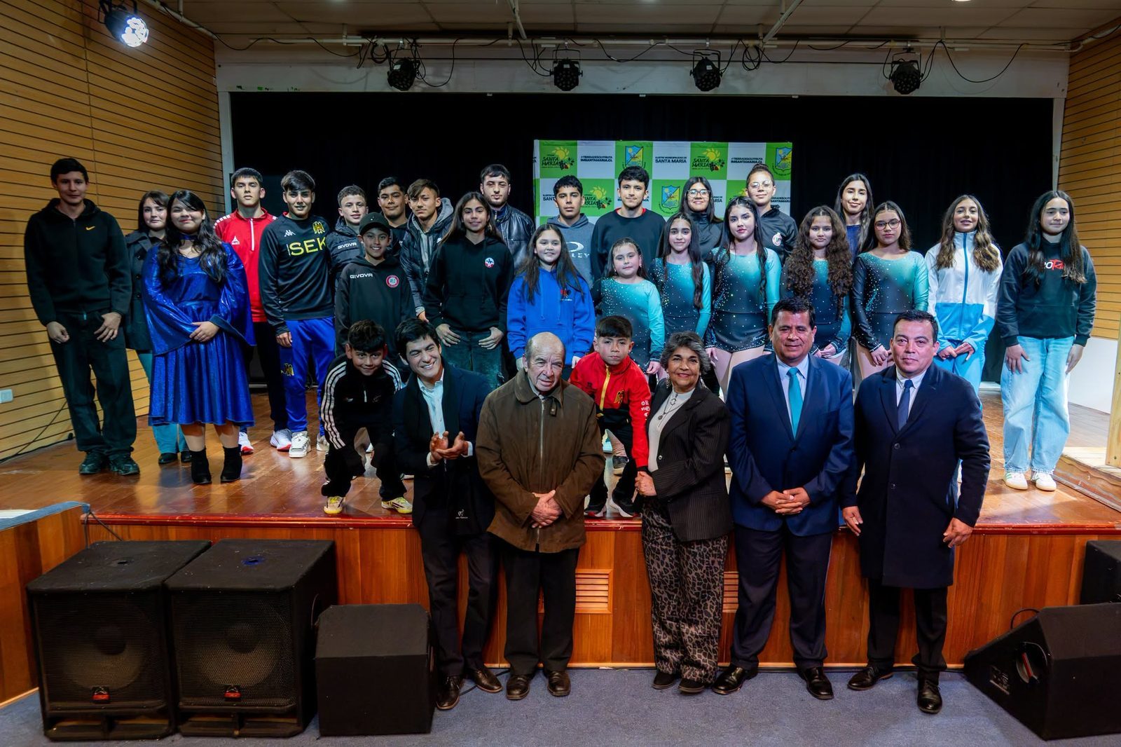 Municipalidad de Santa Maria entrega 30 becas deportivas  a destacados deportistas locales.