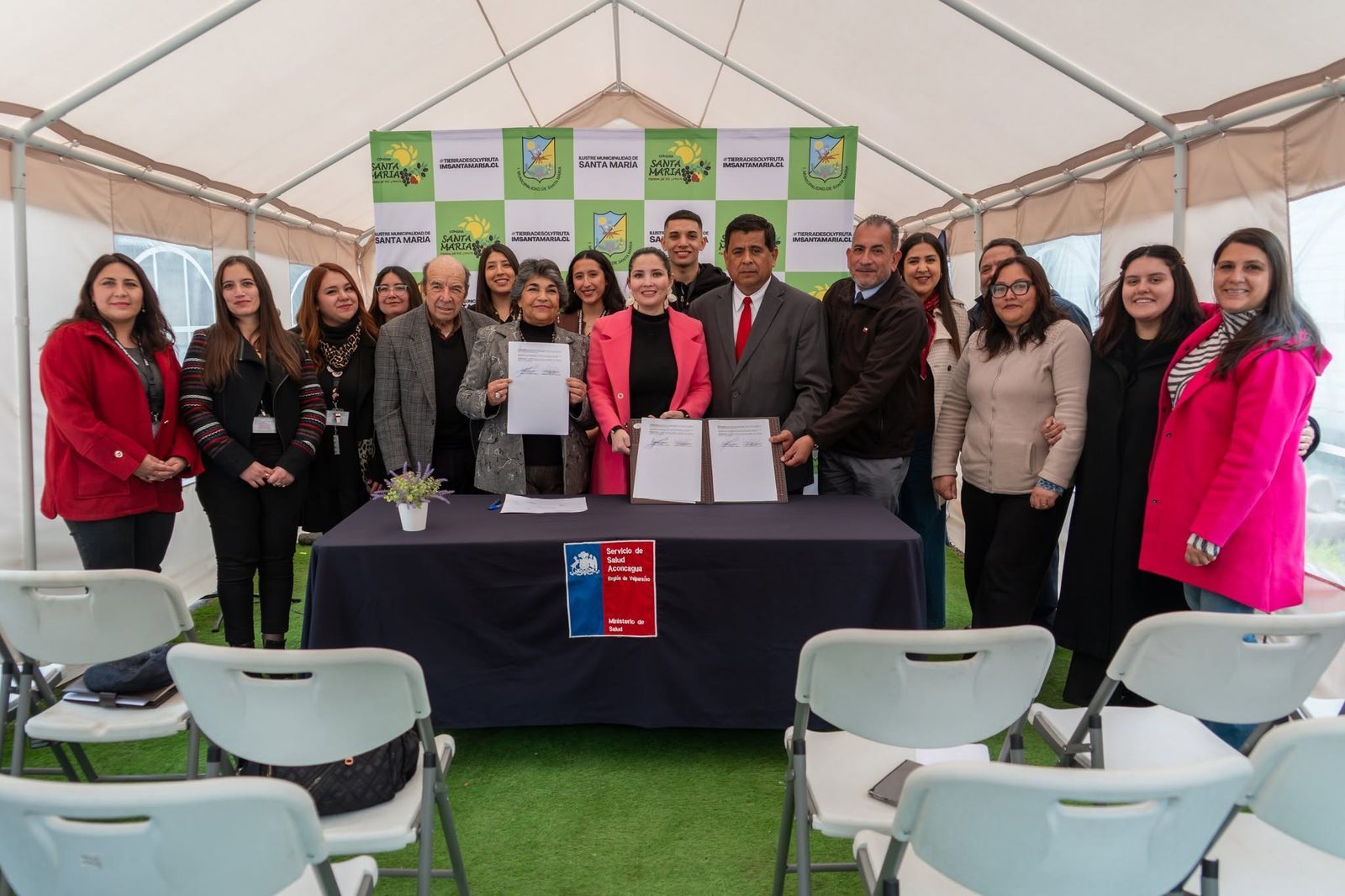 La Municipalidad de Santa María y el Servicio de Salud Aconcagua  firman convenio para financiar sala de atención a niños niñas  y adolescentes con condición del espectro autista.
